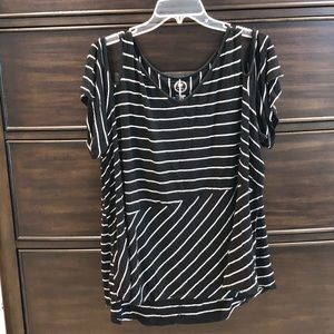 Maurice’s 24/7 cold shoulder top